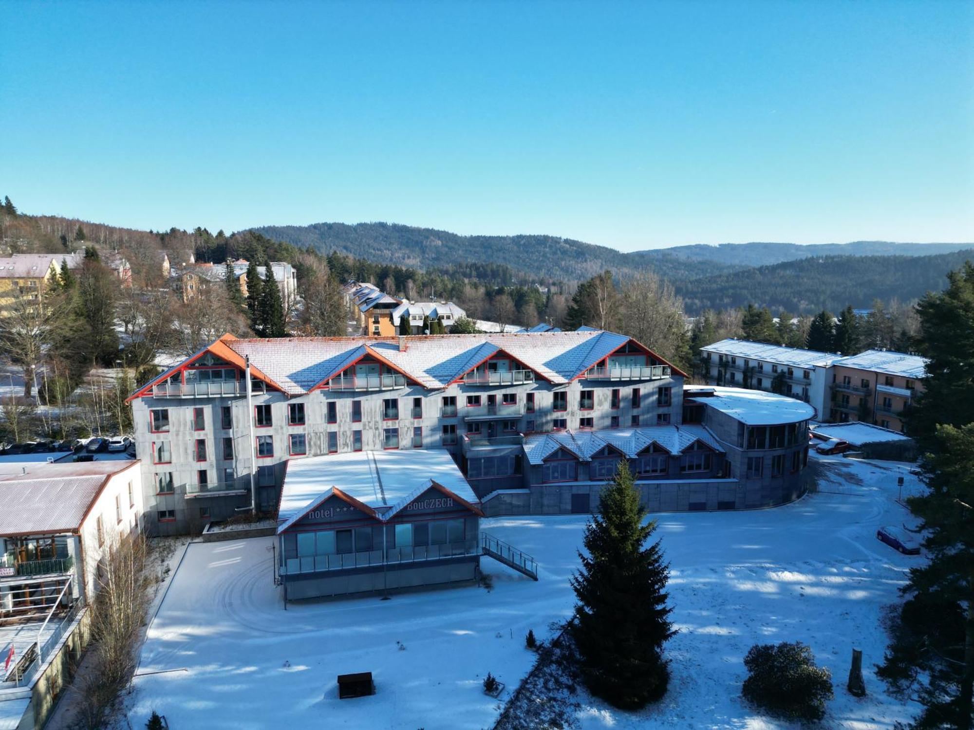 ליפנו נאד וויטאבו Hotel Bouczech מראה חיצוני תמונה